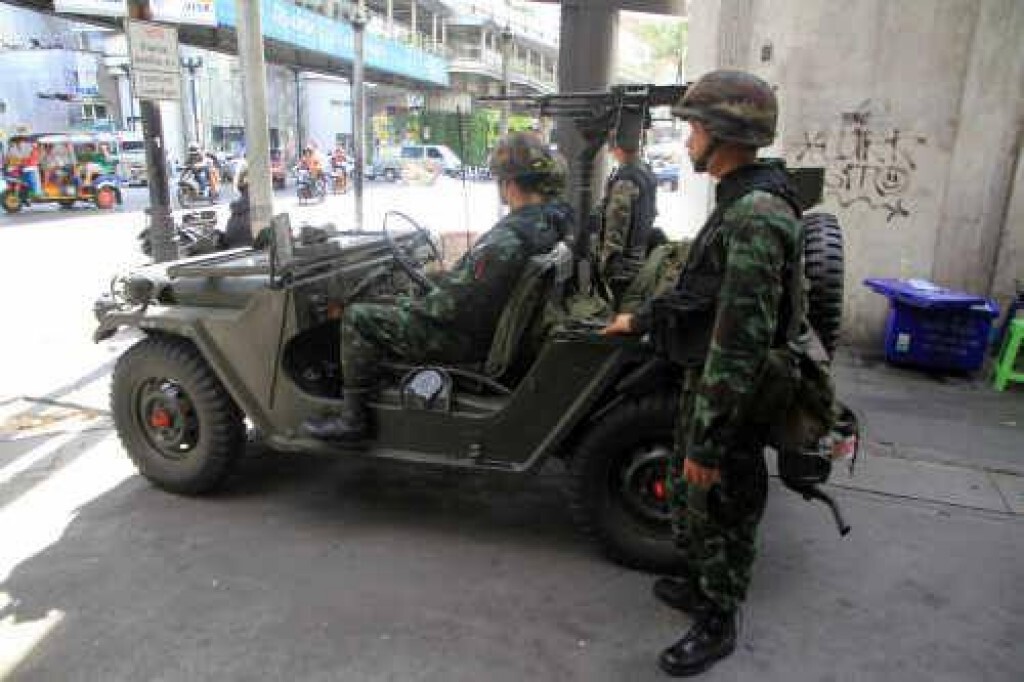 ทหารตั้งจุดรักษาการณ์ ศาลา กทม.และแยกราชประสงค์