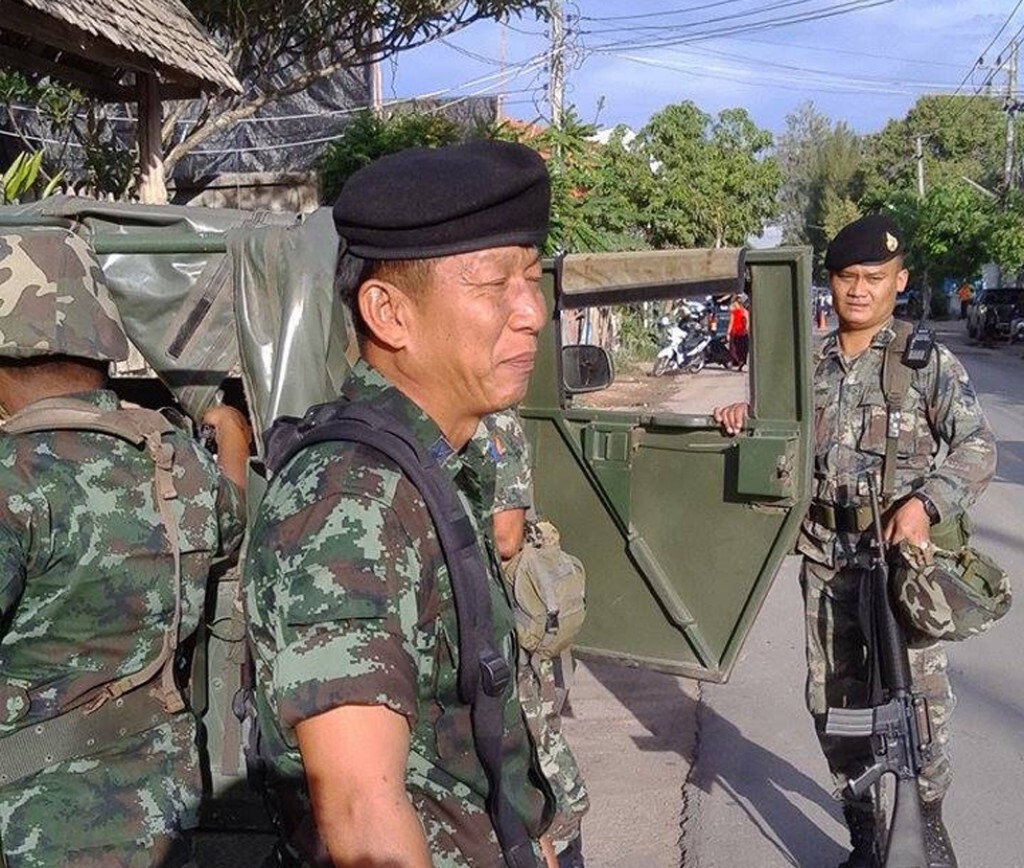 ทหาร เข้าควบคุม สถานีวิทยุคนเสื้อแดง จ.ตาก ทหาร เข้าควบคุม สถานีวิทยุคนเสื้อแดง จ.ตาก