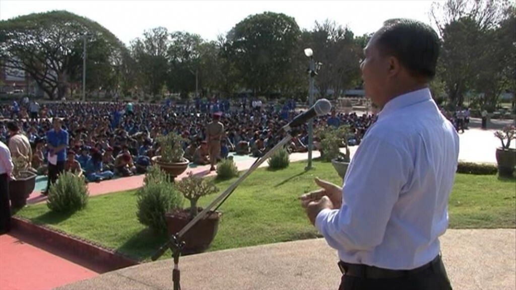 โครงการครู 5 นาที สอนเด็กรู้จัก "กฎอัยการศึก" โครงการครู 5 นาที สอนเด็กรู้จัก "กฎอัยการศึก"