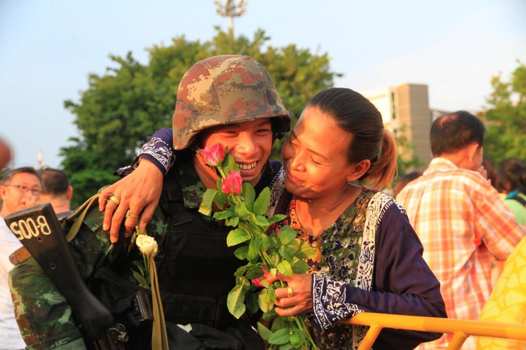 เก็บตก! ภาพกลุ่ม LOVE ARMY
