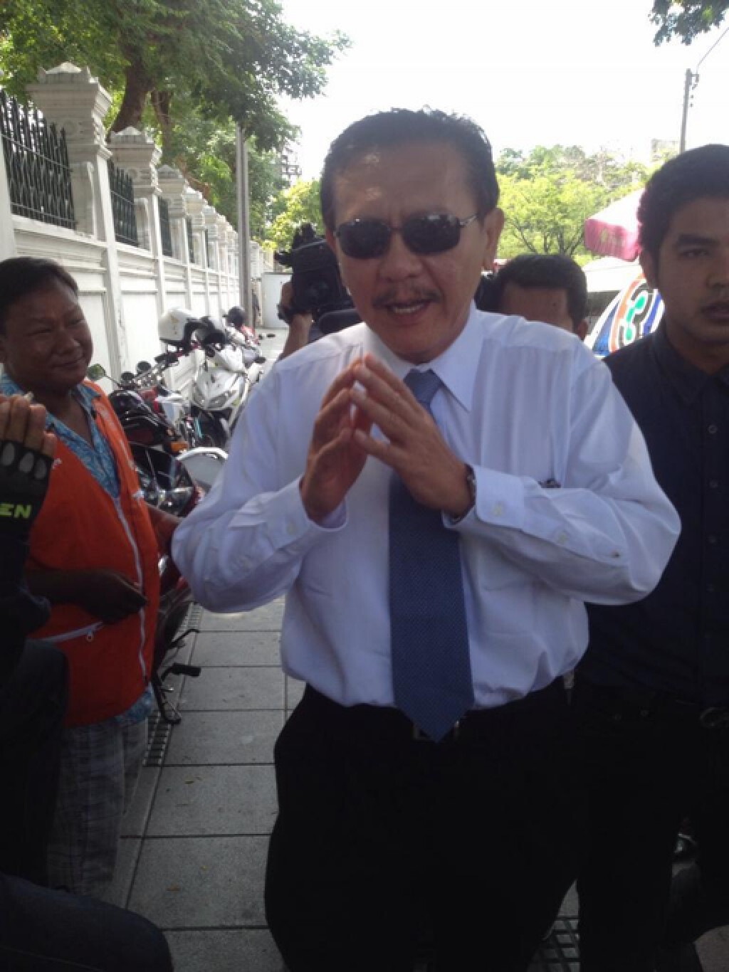 "ชูวิทย์" เดินทางมารายงานตัวกับ "คสช."