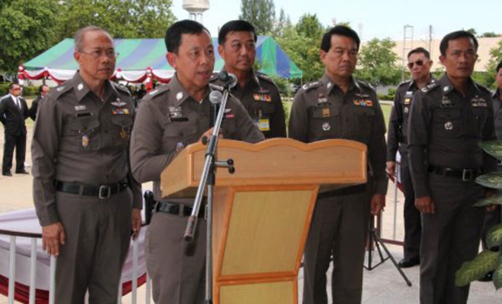 "วัชรพล"สั่งล่า "ตั้ง อาชีวะ" สั่งจับจริงเว็บหมิ่น "วัชรพล"สั่งล่า "ตั้ง อาชีวะ" สั่งจับจริงเว็บหมิ่น