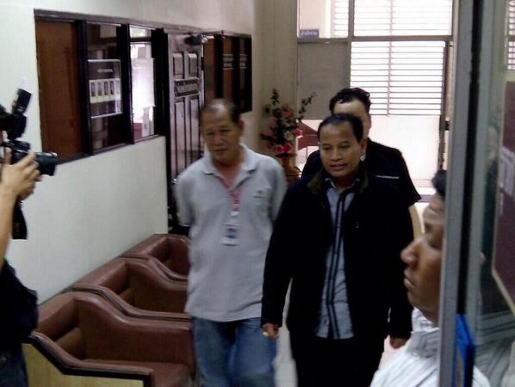 ทหารคุมตัว "จ่าประสิทธิ์" ส่ง สน.โชคชัย ทหารคุมตัว "จ่าประสิทธิ์" ส่ง สน.โชคชัย