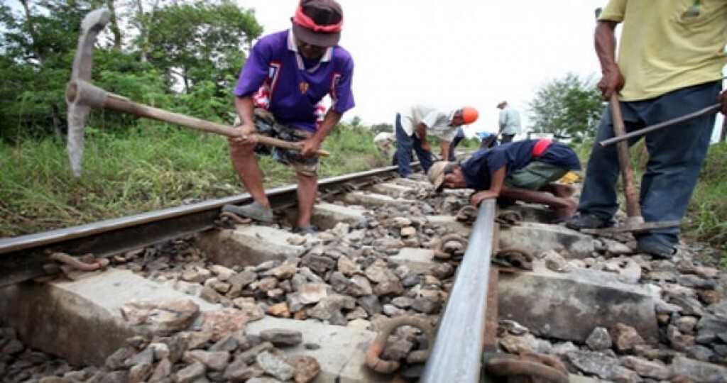 ซ่อมรางรถไฟเสร็จ เปิดวิ่งปฐมกฤษ์พรุ่งนี้ ซ่อมรางรถไฟเสร็จ เปิดวิ่งปฐมกฤษ์พรุ่งนี้