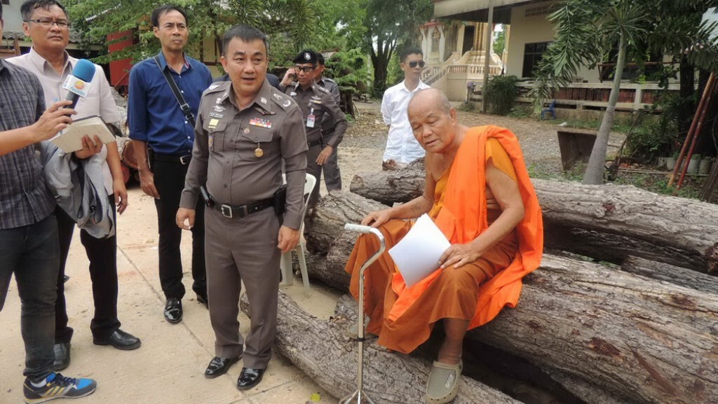 พบกองไม้เต็มวัด เจ้าอาวาส อ้างเตรียมสร้างวิหารและกุฎิ พบกองไม้เต็มวัด เจ้าอาวาส อ้างเตรียมสร้างวิหารและกุฎิ