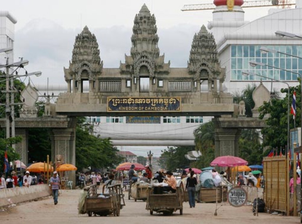 สงครามข่าวลือ แรงงานเขมรในไทยทิ้งงานหนีกลับประเทศ