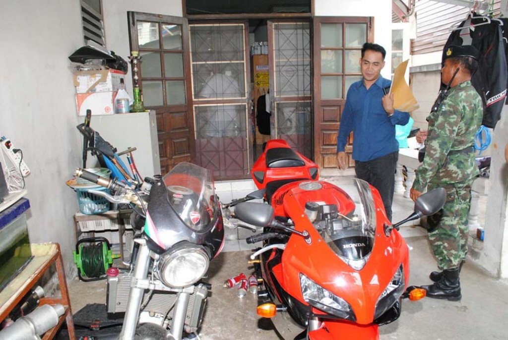 "ตร." บุกค้นอู่ซื้อขาย  "รถบิ๊กไบค์"