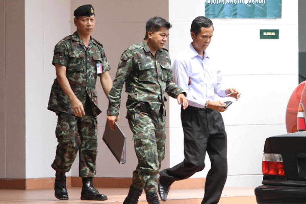 อดีต ส.ส.-แกนนำ พรรคเพื่อไทย ทยอยรายงานตัว อดีต ส.ส.-แกนนำ พรรคเพื่อไทย ทยอยรายงานตัว