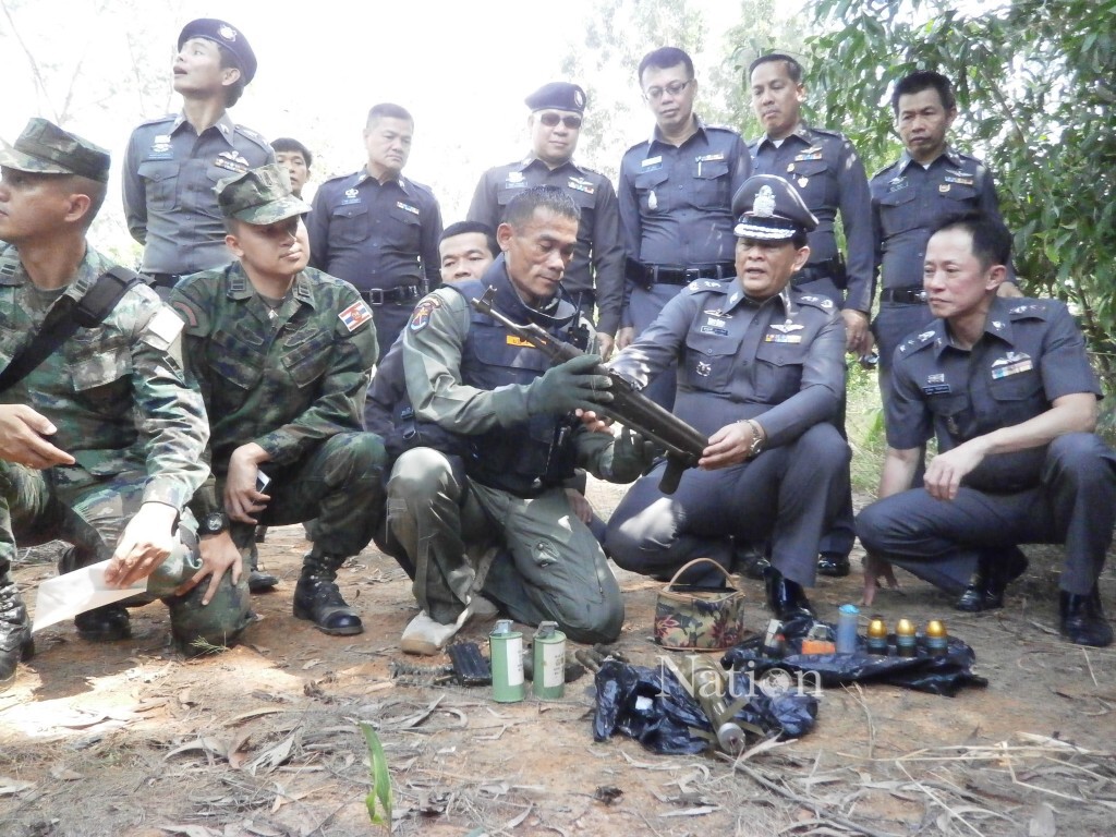 พบอาวุธสงครามทิ้งข้าง "สุสานบางจาก" พบอาวุธสงครามทิ้งข้าง "สุสานบางจาก"