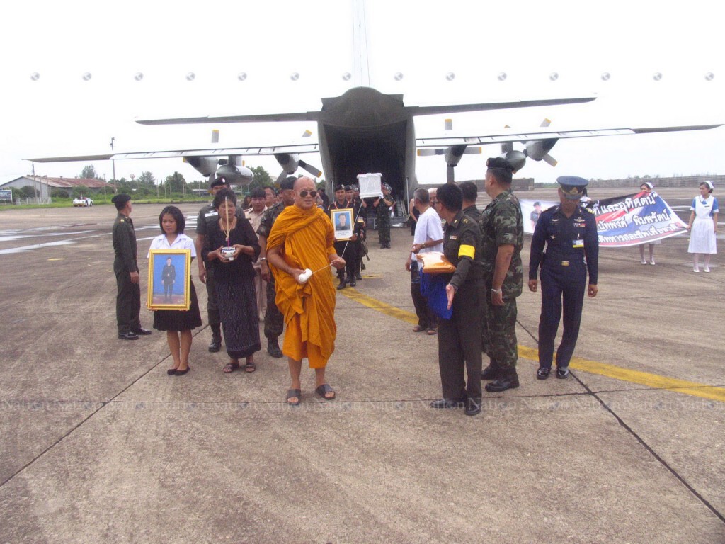 ถึงแล้ว อุดรบ้านเกิด ศพทหารกล้าถูกลอบยิงที่นราธิวาส