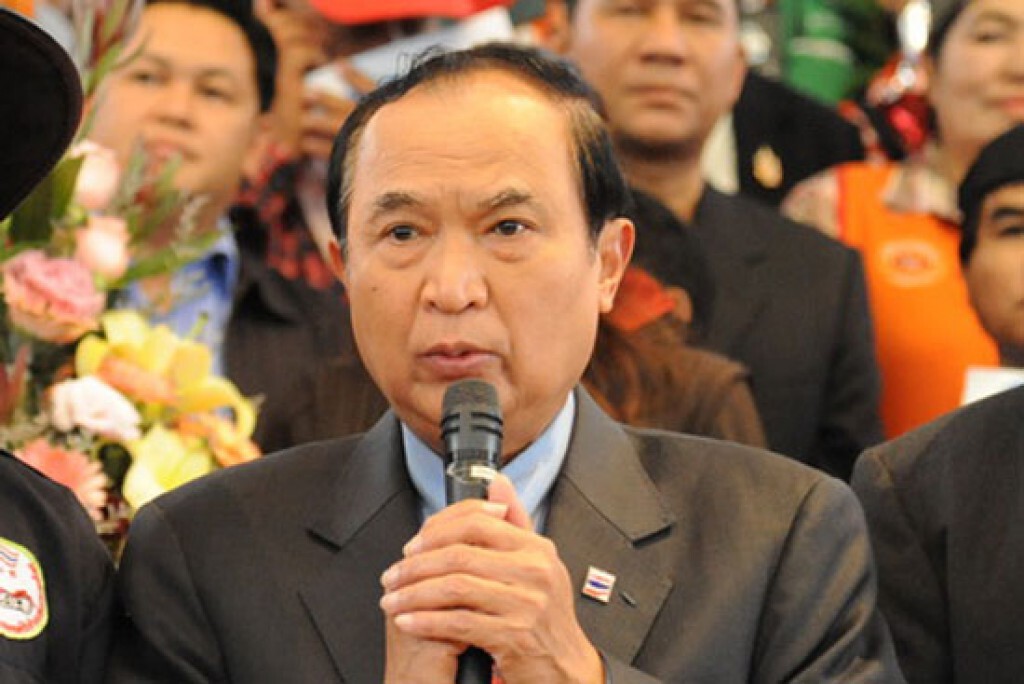 หัวหน้า คสช. แนะ "จารุพงษ์-จักรภพ" กลับสู้คดี