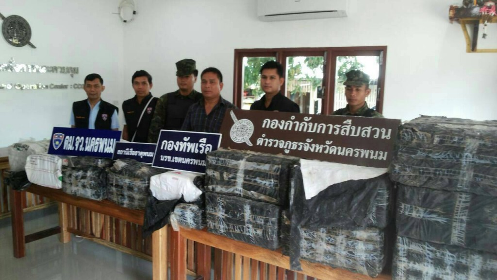 รถขนกัญชาแหกด่านคว่ำ! ของกลางค่ากว่า 10 ล้าน รถขนกัญชาแหกด่านคว่ำ! ของกลางค่ากว่า 10 ล้าน