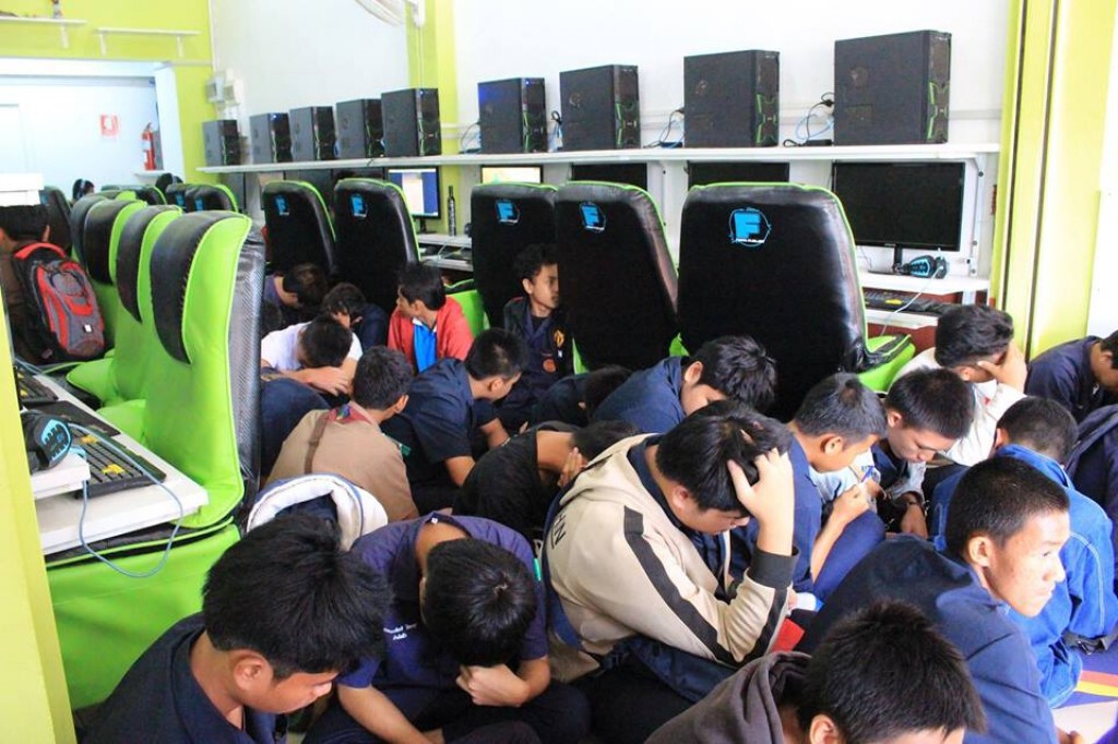 จับร้านเกมเจอเยาวชนมั่วสุมนับร้อย จับร้านเกมเจอเยาวชนมั่วสุมนับร้อย