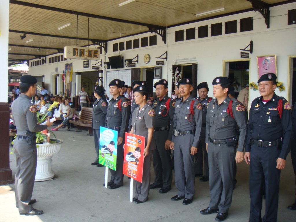 ตำรวจรถไฟเตรียมเพิ่มกำลังตรวจตู้นอน ตำรวจรถไฟเตรียมเพิ่มกำลังตรวจตู้นอน
