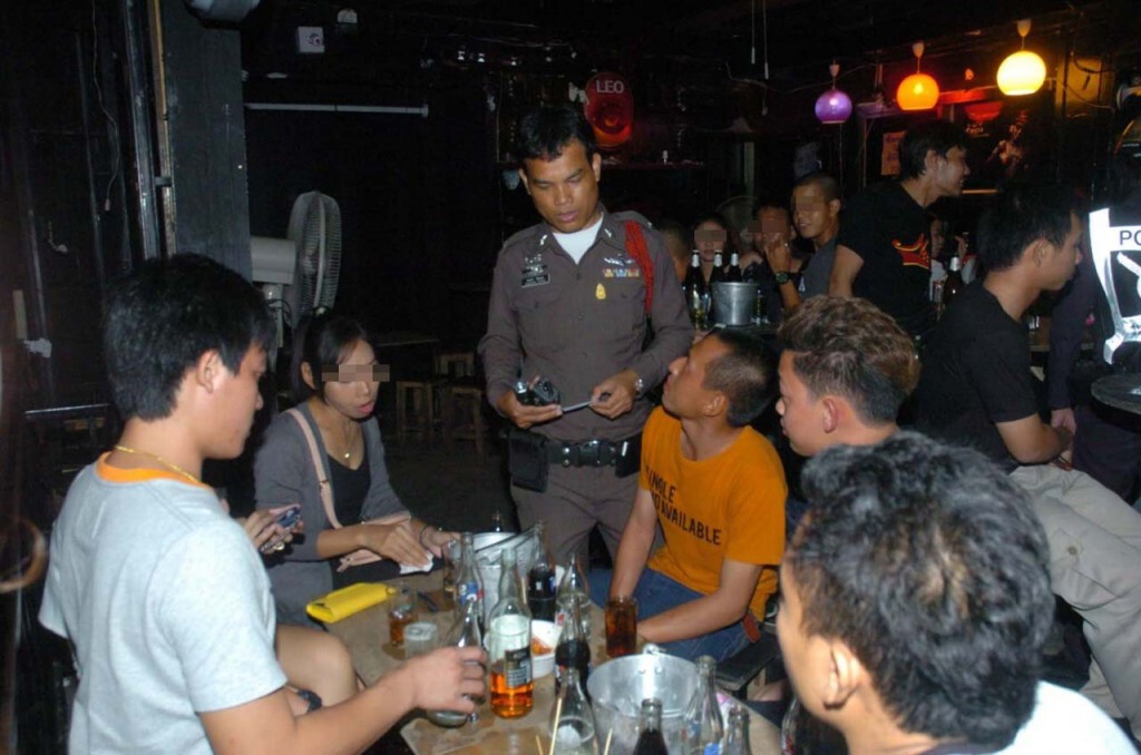 สนธิกำลังตรวจสถานบันเทิงหลัง "ม.จันทรเกษม" และ "ย่านเกษตร-นวมินทร์"