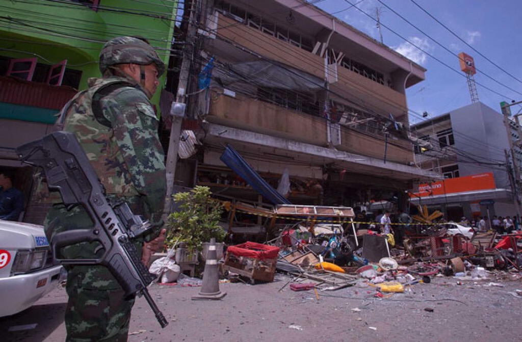 ระเบิดภายในร้านสังฆภัณฑ์ ส่งผลบาดเจ็บ 17 ราย ระเบิดภายในร้านสังฆภัณฑ์ ส่งผลบาดเจ็บ 17 ราย