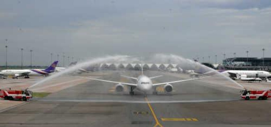 "บินไทย" รับมอบเครื่องบินโบอิ้ง 787-8 "บินไทย" รับมอบเครื่องบินโบอิ้ง 787-8