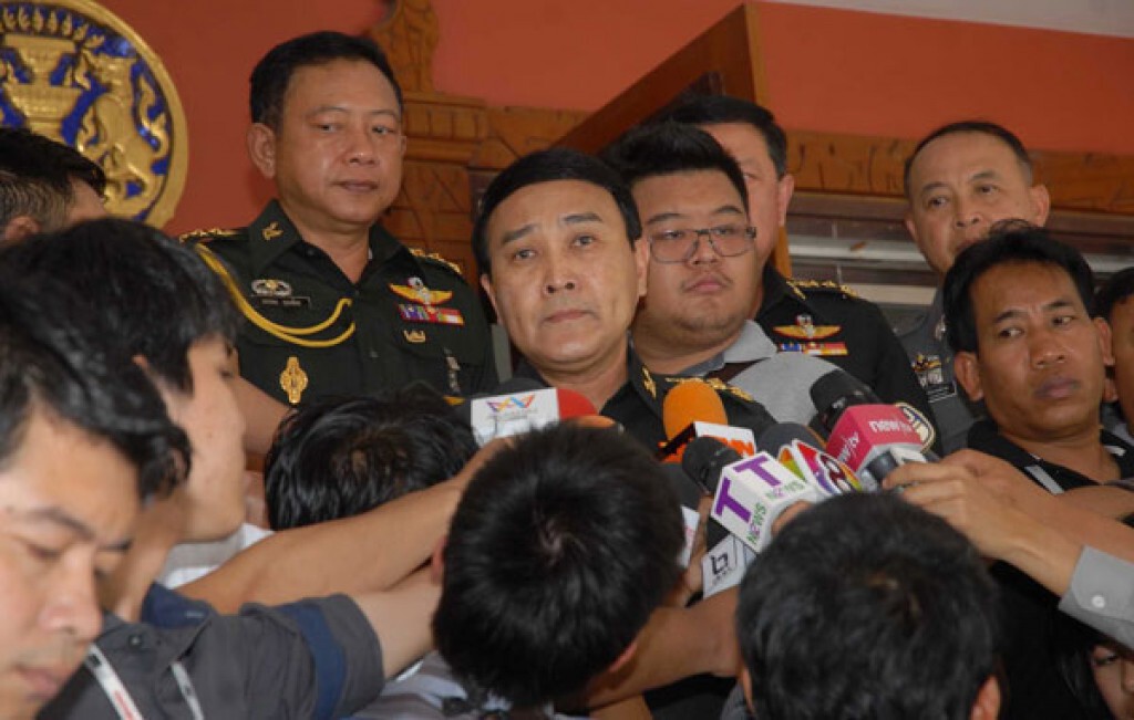 "อุดมเดช" นั่งหัวโต๊ะ ประชุมแก้ไขปัญหาใต้ "อุดมเดช" นั่งหัวโต๊ะ ประชุมแก้ไขปัญหาใต้