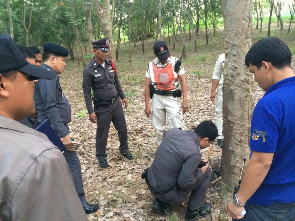 ตำรวจไล่ล่า "จักร - ปอ เขาบายศรี " คนร้ายยิงสู้หลบหนีไปได้ ตำรวจไล่ล่า "จักร - ปอ เขาบายศรี " คนร้ายยิงสู้หลบหนีไปได้