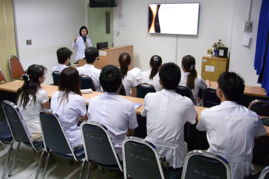กสพท.เผยที่นั่ง "แพทย์"ปี 58 รับ1,487คน