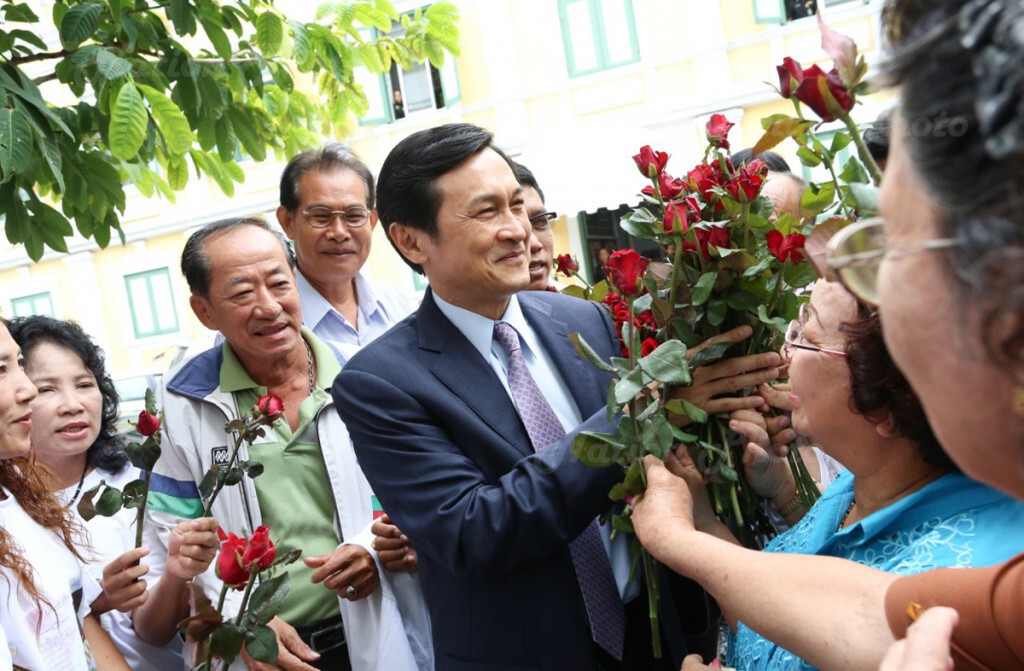 "จาตุรนต์" มารายงานตัวต่อศาลทหาร "จาตุรนต์" มารายงานตัวต่อศาลทหาร