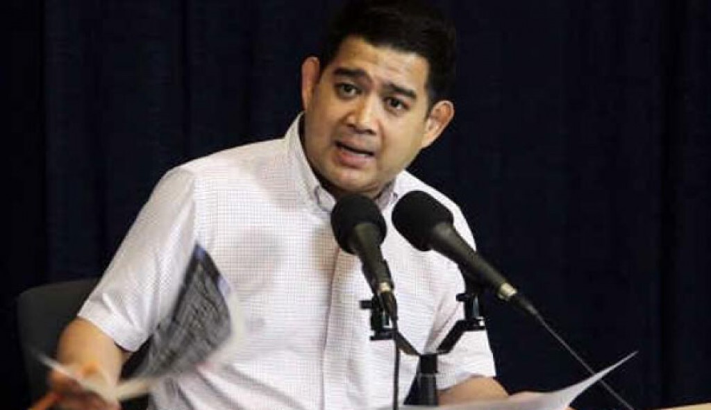 พิพากษาจำคุก 2 ปี ปรับ 1 แสน "ชวนนท์" แถลงหมิ่น "สุรพงษ์" พิพากษาจำคุก 2 ปี ปรับ 1 แสน "ชวนนท์" แถลงหมิ่น "สุรพงษ์"