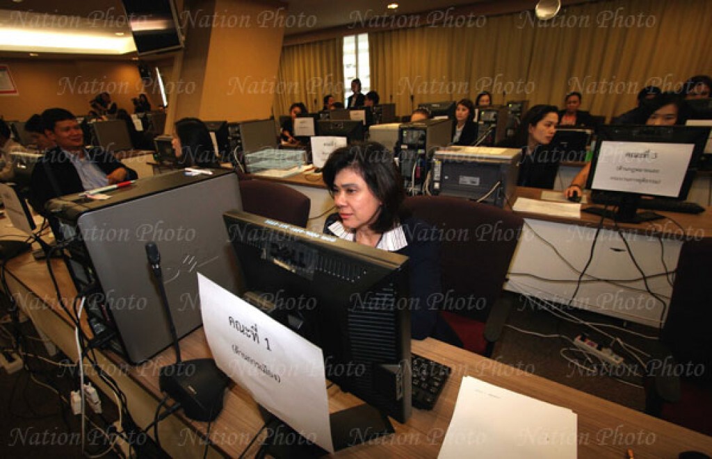 รับเสนอชื่อสรรหา สปช.วันที่ 2 เงียบ
