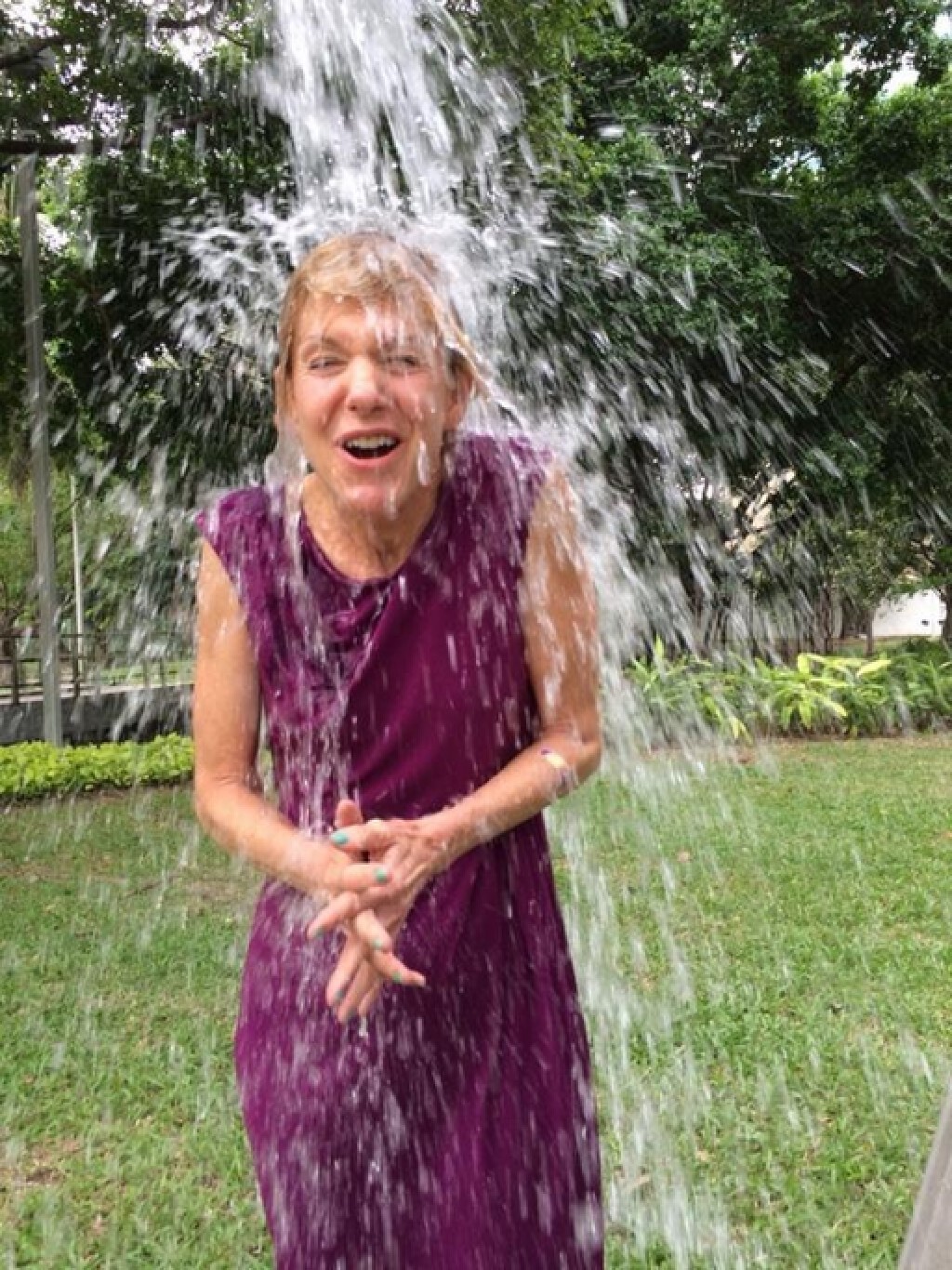 กระทรวงต่างประเทศสหรัฐฯ สั่งห้ามนักการทูตรับคำท้า #IceBucketChallenge กระทรวงต่างประเทศสหรัฐฯ สั่งห้ามนักการทูตรับคำท้า #IceBucketChallenge