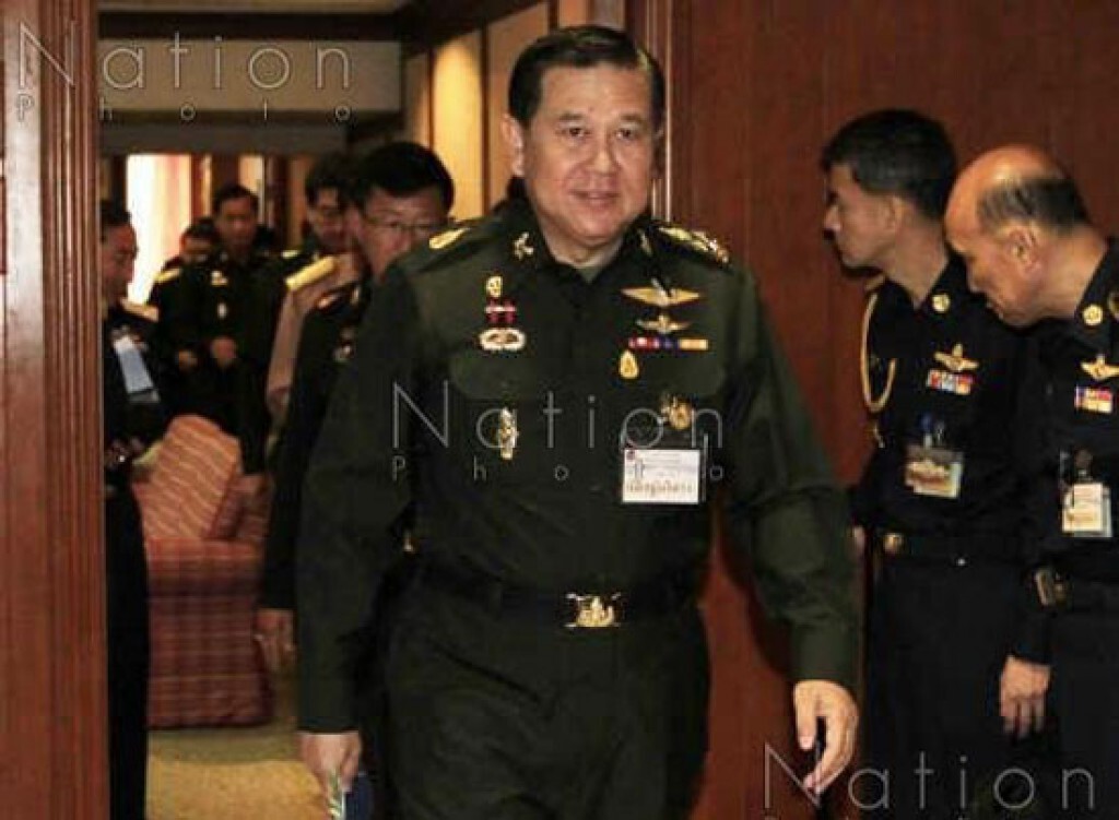 "ธนะศักดิ์" นำคณะ รมต.ทหาร-กต. เยือนกัมพูชา "ธนะศักดิ์" นำคณะ รมต.ทหาร-กต. เยือนกัมพูชา