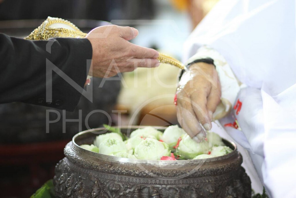 พิธีรดน้ำศพ อ.ถวัลย์ ดัชนี พิธีรดน้ำศพ อ.ถวัลย์ ดัชนี