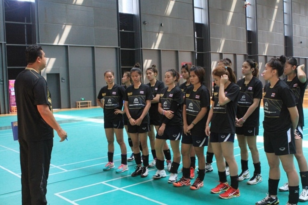 ทีมตบลูกยางสาวไทยลงซ้อมวันแรก "โค้ชอ๊อต" มองไกล ปั้นลุยโอลิมปิก 2016