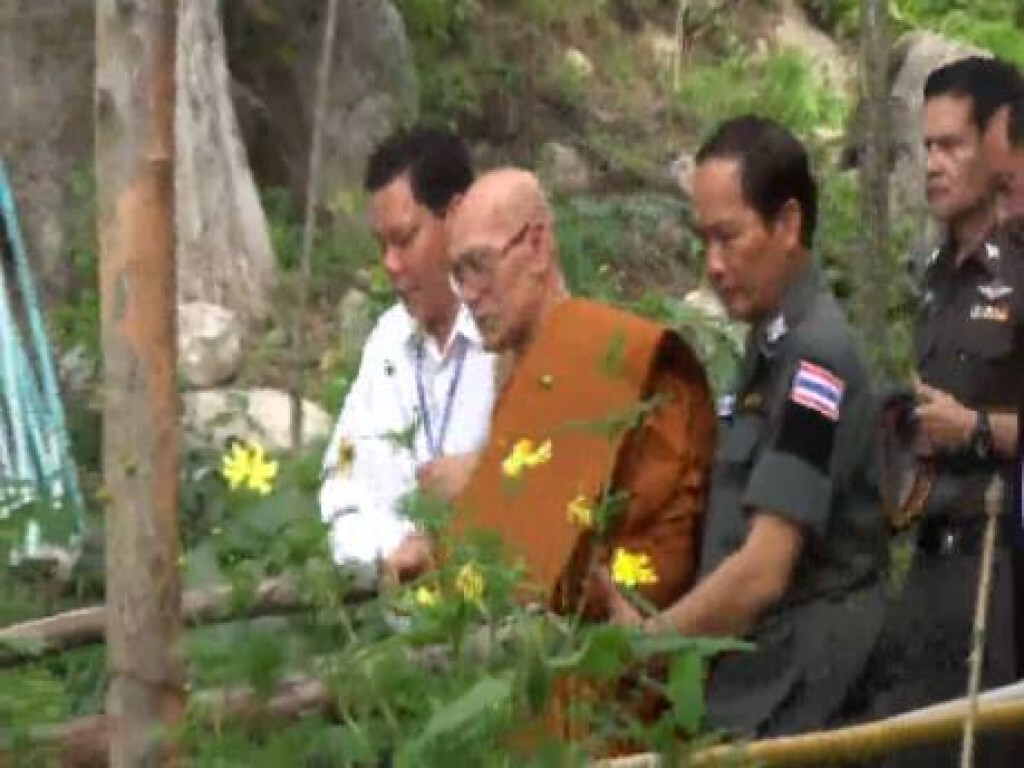 ภาพชุด : ผู้ว่าฯ ชัยภูมินิมนต์หลวงปู่พิมพ์เข้าโรงพยาบาล ภาพชุด : ผู้ว่าฯ ชัยภูมินิมนต์หลวงปู่พิมพ์เข้าโรงพยาบาล