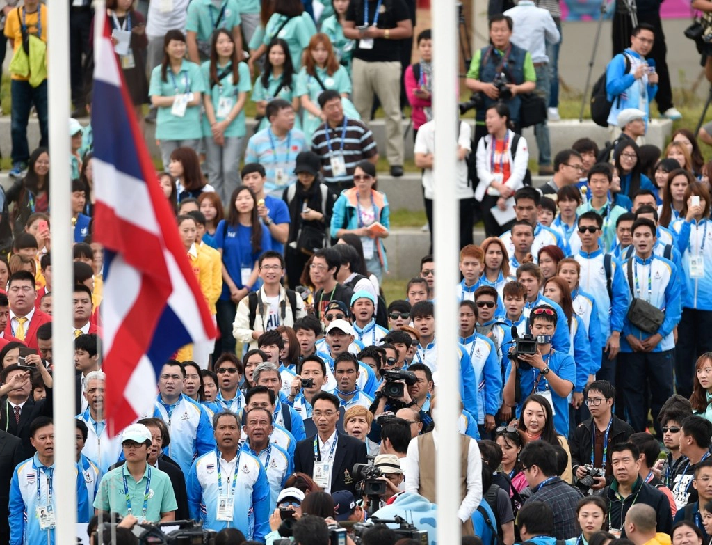 เชิญ "ธงชาติไทย" ขึ้นสู่ยอดเสาที่ "อินชอนเกมส์" เชิญ "ธงชาติไทย" ขึ้นสู่ยอดเสาที่ "อินชอนเกมส์"