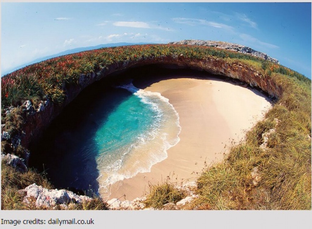 10 ชายหาดที่งดงามจากทั่วทุกมุมโลก ไม่เชื่อก็ต้องเชื่อว่ามีอยู่จริง 10 ชายหาดที่งดงามจากทั่วทุกมุมโลก ไม่เชื่อก็ต้องเชื่อว่ามีอยู่จริง