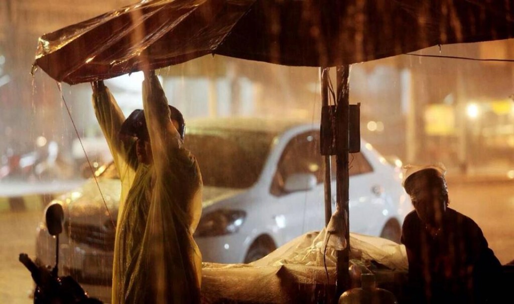 ฝนตกหนักที่แม่สาย หวั่นน้ำในแม่น้ำสายล้นตลิ่ง ฝนตกหนักที่แม่สาย หวั่นน้ำในแม่น้ำสายล้นตลิ่ง