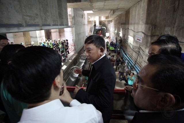 พล.อ.อ. ประจิน ร่วมพิธีบวงสรวงสิ่งศักดิ์สิทธิ์และทำบุญหัวเจาะอุโมงค์รถไฟฟ้าโครงการรถไฟฟ้าสีน้ำเงิน