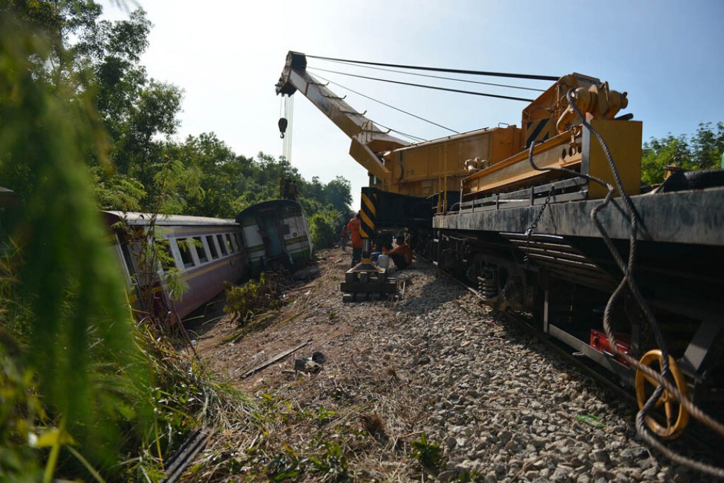เปิดเดินรถไฟสายใต้ได้บางส่วน ขบวนท้องถิ่นยังต้องรอจัดระบบใหม่