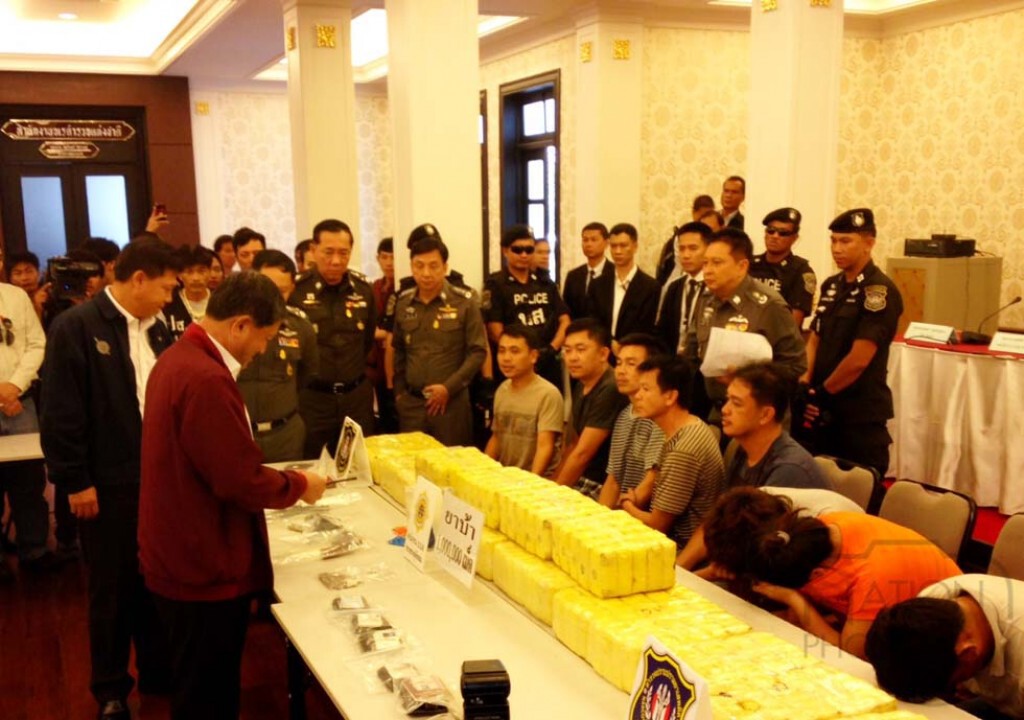 "ประหาร-จำคุกตลอดชีวิต" อดีตสารวัตร- รองสารวัตรสภ.อวน จ.น่าน ใช้รถตราโล่ขนยาบ้าล้านเม็ด "ประหาร-จำคุกตลอดชีวิต" อดีตสารวัตร- รองสารวัตรสภ.อวน จ.น่าน ใช้รถตราโล่ขนยาบ้าล้านเม็ด
