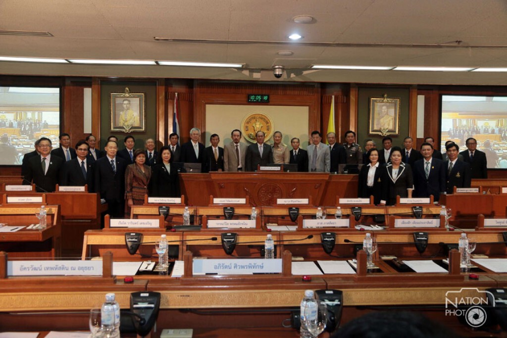เปิดประชุมสภา กทม.ตั้ง คกก. 10 คณะ เปิดประชุมสภา กทม.ตั้ง คกก. 10 คณะ