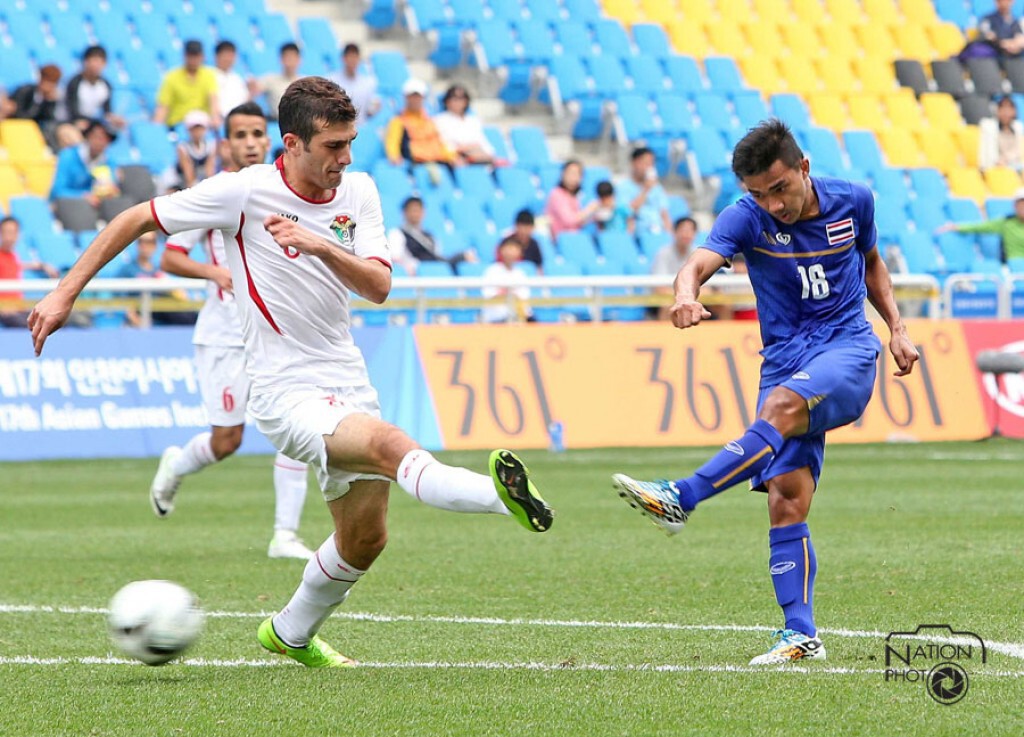 บอลชายไทยดับจอร์แดน 2-0 ตัดเชือกเกาหลี