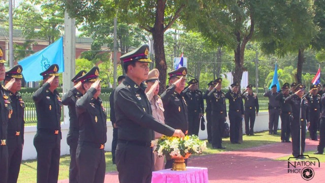 นายกฯลง นครศรีฯ อำลาตำแหน่ง ผบ.ทบ.