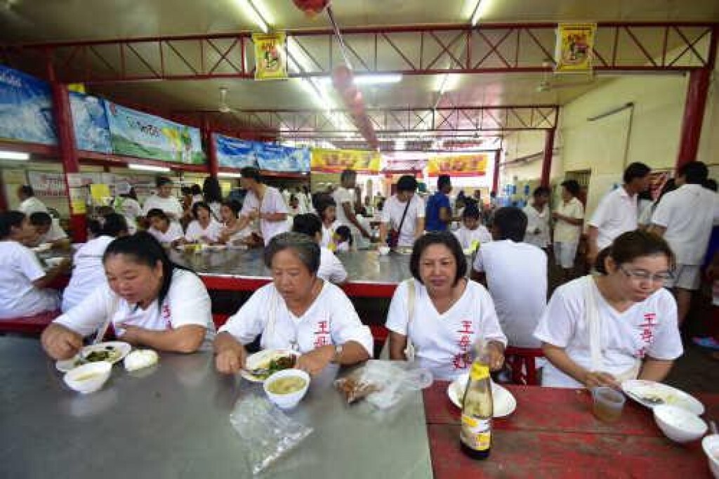 ประเพณีถือศีลกินผักที่ "ภูเก็ต" ประเพณีถือศีลกินผักที่ "ภูเก็ต"