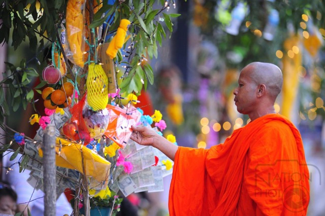 พุ่มผ้าป่าหน้าบ้าน หนึ่งเดียวในโลก "มหัศจรรย์ทำบุญร้อยวัด" ในวันเดียว รับงานบุญออกพรรษา