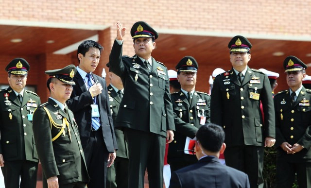 "ประยุทธ์" ยิ้มร่วมงานพิธีเทิดเกียรติและอำลาชีวิตราชการทหารที่ จปร.