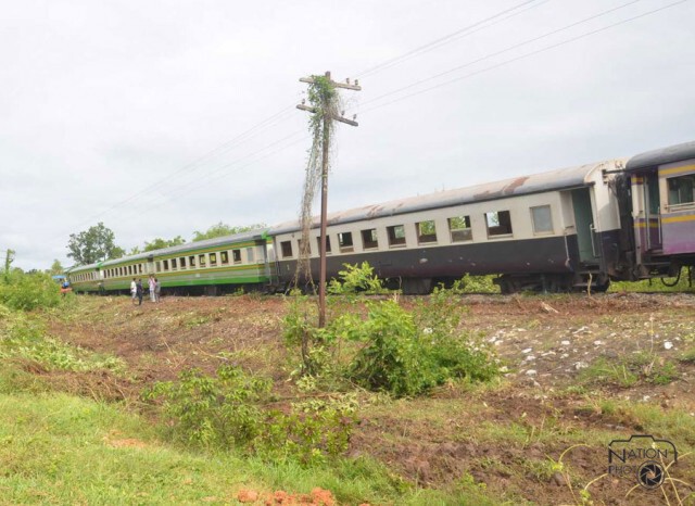 รถไฟเมืองกาญจน์ตกราง โชคดีไม่มีผู้บาดเจ็บ