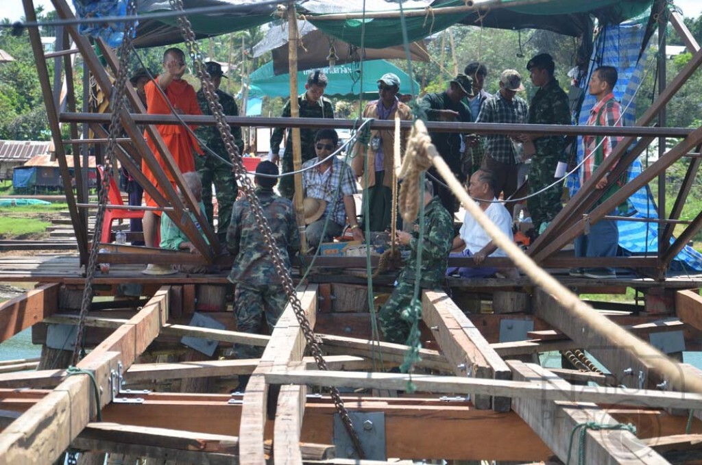 ซ่อมสะพานมอญคืบแล้ว 80 % ผบ.พล.9 คนใหม่เตรียมตรวจงาน 4 ตค. ซ่อมสะพานมอญคืบแล้ว 80 % ผบ.พล.9 คนใหม่เตรียมตรวจงาน 4 ตค.