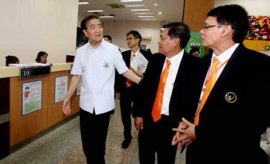 "รัชตะ" ตรวจศูนย์บริการผลิตภัณฑ์สุขภาพเบ็ดเสร็จ "รัชตะ" ตรวจศูนย์บริการผลิตภัณฑ์สุขภาพเบ็ดเสร็จ