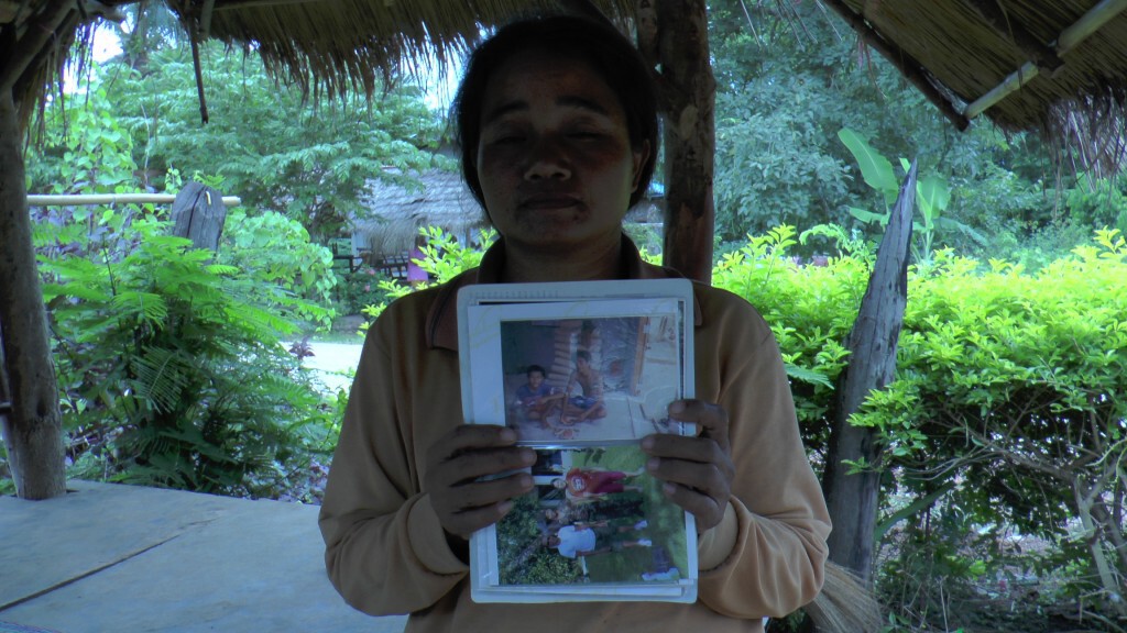 บุรีรัมย์-ญาติร้องรัฐเร่งช่วยเหลือแรงงานถูกหลอกทำงานที่อินโดนีเชีย