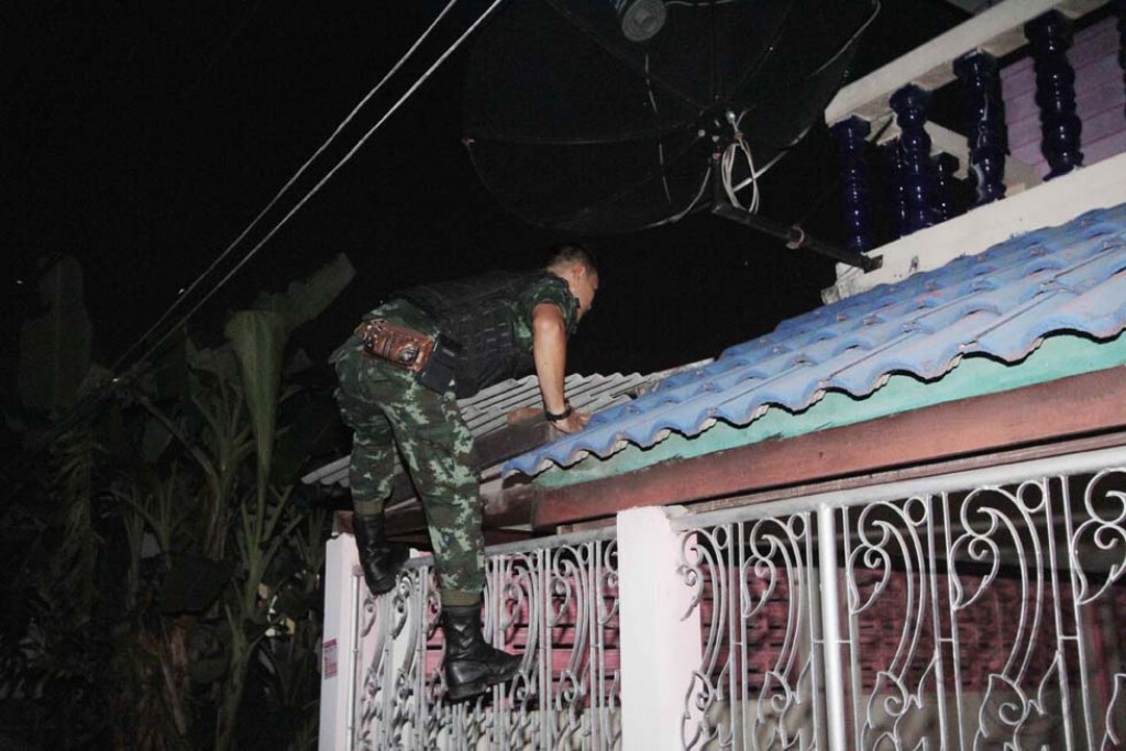 ทหาร-ป.ป.ส.บุกจับนักค้ายาเครือข่าย "เจ๊สุพรรณ"  ย่านประเวศ