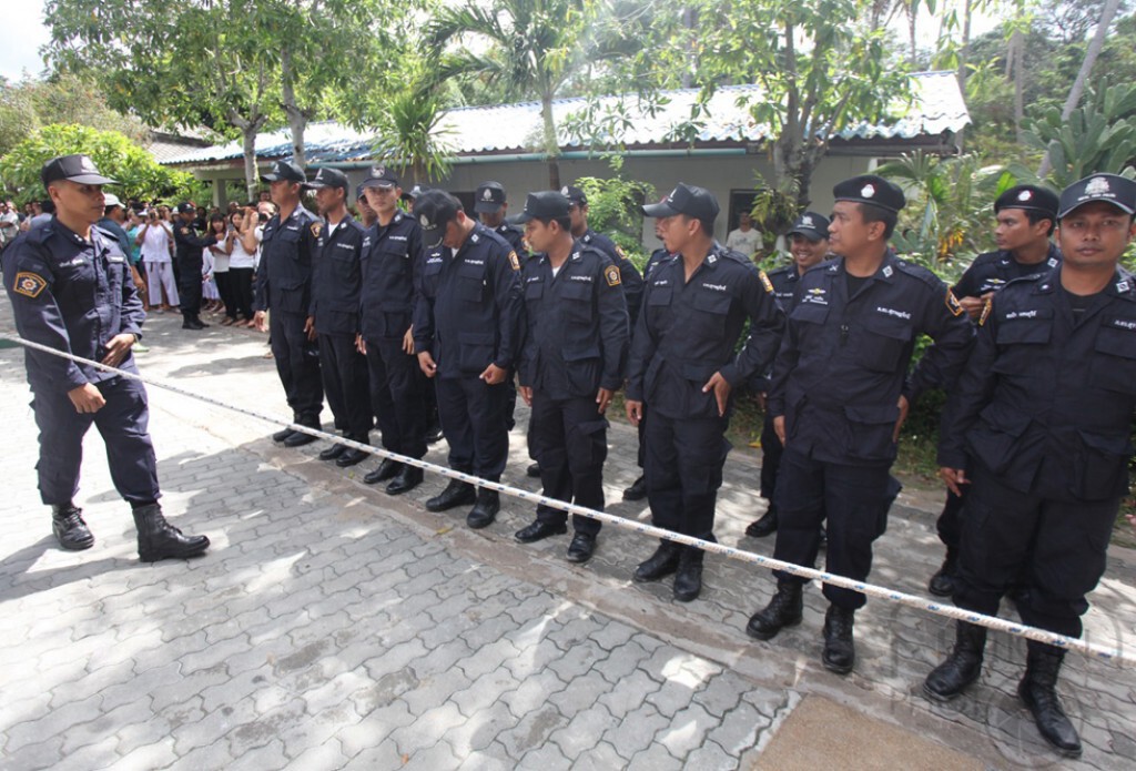 ระดมตร.200 สกัดคลื่นคนนับพันรุมประชาทัณฑ์2 พม่า ระดมตร.200 สกัดคลื่นคนนับพันรุมประชาทัณฑ์2 พม่า